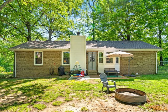 504 Linda Ln, Clarksville, TN 37042