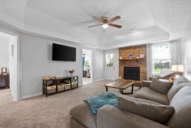 504 Linda Ln, Clarksville, TN 37042