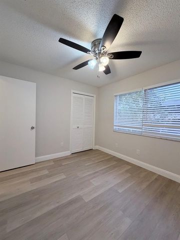 12406 EAGLESWOOD DRIVE B, Hudson, FL 34667