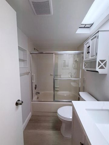 12406 EAGLESWOOD DRIVE B, Hudson, FL 34667