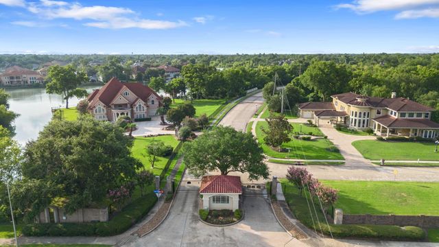128 Flamingo Island Drive, Missouri City, TX 77459