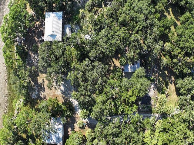 1246 Live Oak Island Road, Crawfordville, FL 32327