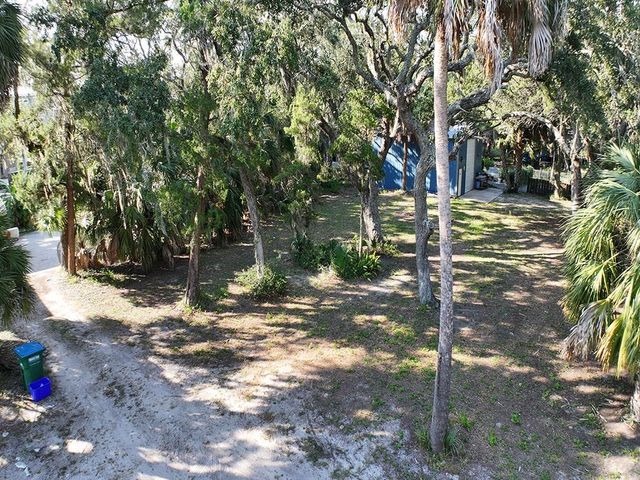 1246 Live Oak Island Road, Crawfordville, FL 32327