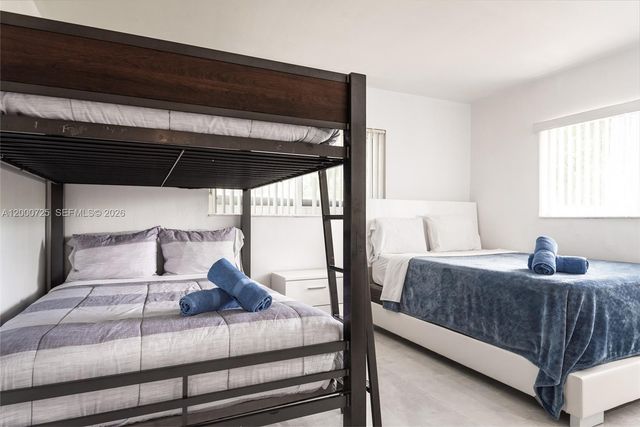 2555 NE 202nd St, Miami, FL 33180