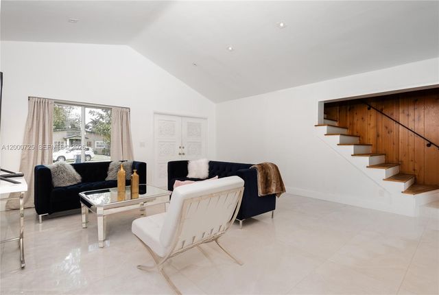 2555 NE 202nd St, Miami, FL 33180