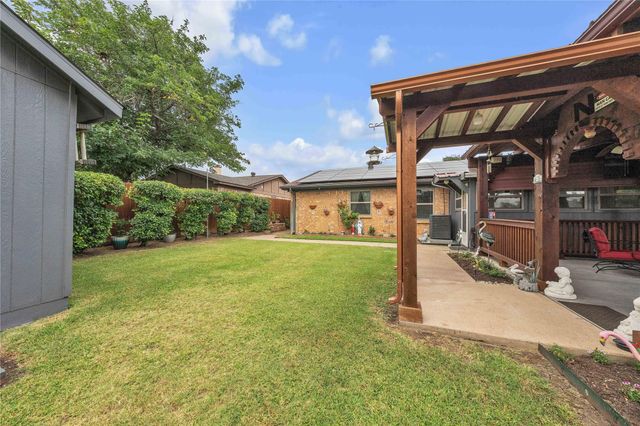 7613 CLOVER Lane, Watauga, TX 76148