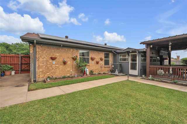 7613 CLOVER Lane, Watauga, TX 76148