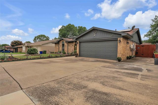 7613 CLOVER Lane, Watauga, TX 76148
