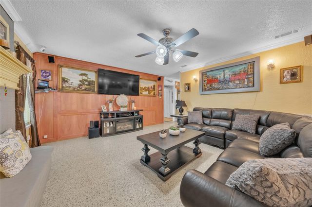 7613 CLOVER Lane, Watauga, TX 76148