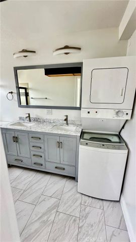 423 S Rexford Drive 303, Beverly Hills, CA 90212