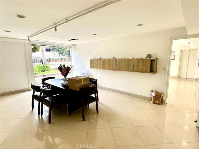 423 S Rexford Drive 303, Beverly Hills, CA 90212