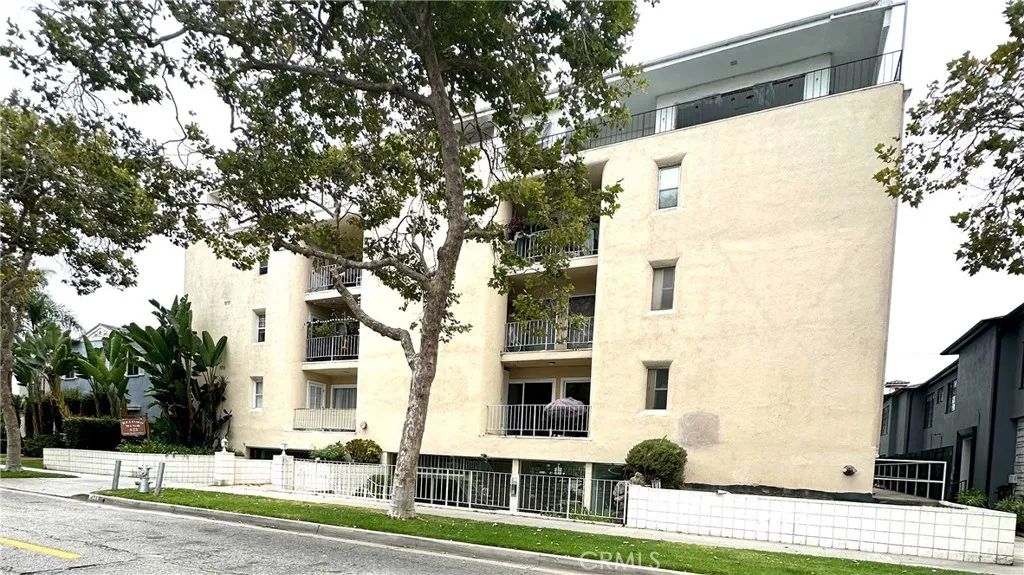 423 S Rexford Drive 303, Beverly Hills, CA 90212