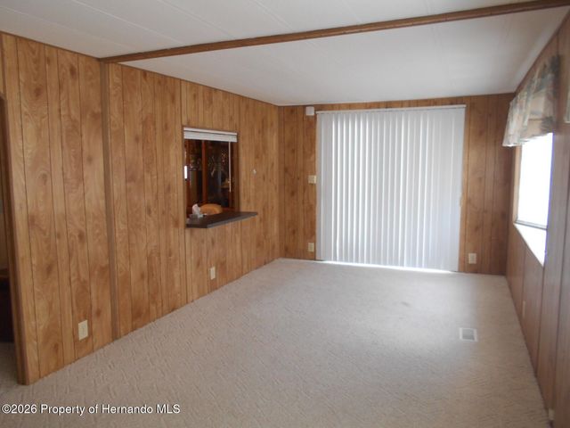 8449 Central Avenue, Brooksville, FL 34613