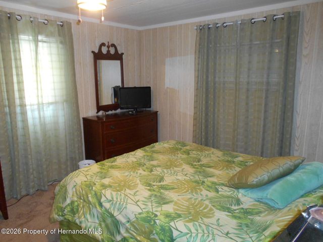 8449 Central Avenue, Brooksville, FL 34613