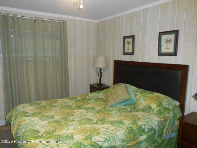 8449 Central Avenue, Brooksville, FL 34613