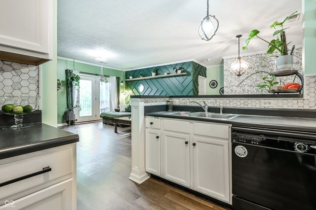 5019 Amber Creek Place 208, Indianapolis, IN 46237
