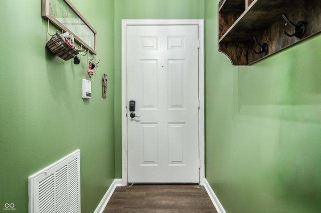 5019 Amber Creek Place 208, Indianapolis, IN 46237