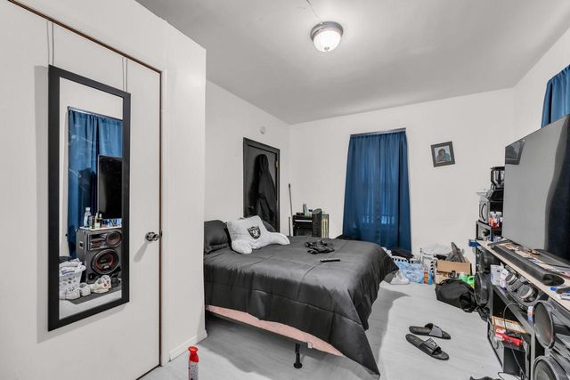 6027 18th AVENUE, Kenosha, WI 53143