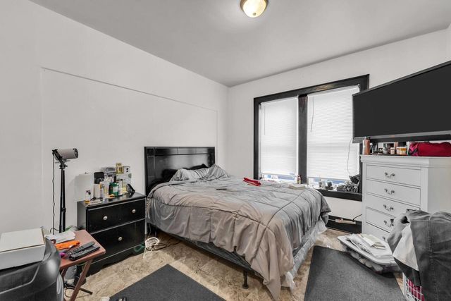 6027 18th AVENUE, Kenosha, WI 53143