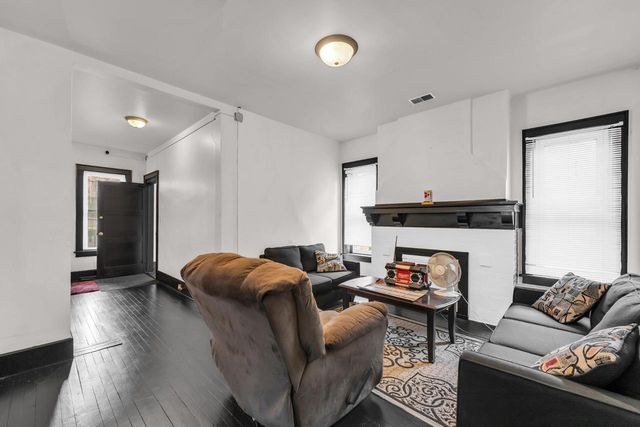 6027 18th AVENUE, Kenosha, WI 53143