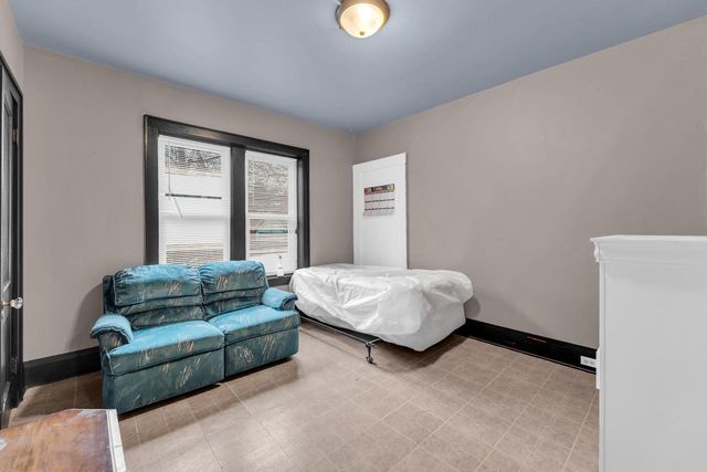 6027 18th AVENUE, Kenosha, WI 53143