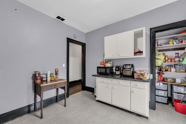 6027 18th AVENUE, Kenosha, WI 53143