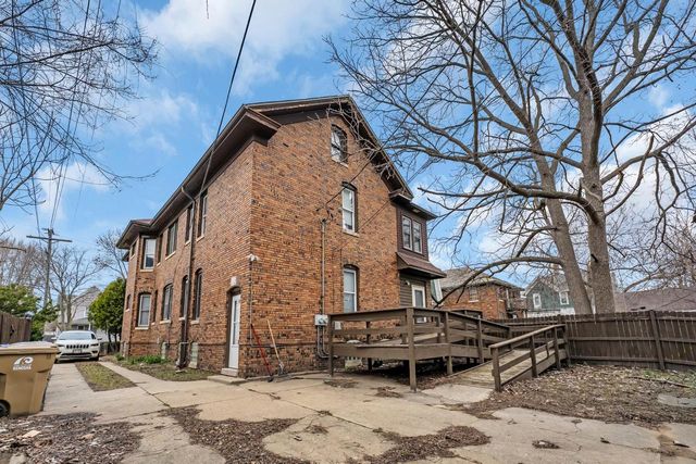 6027 18th AVENUE, Kenosha, WI 53143