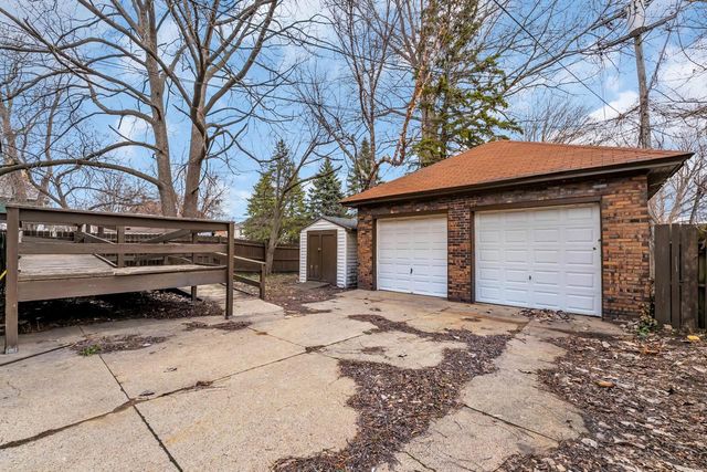 6027 18th AVENUE, Kenosha, WI 53143