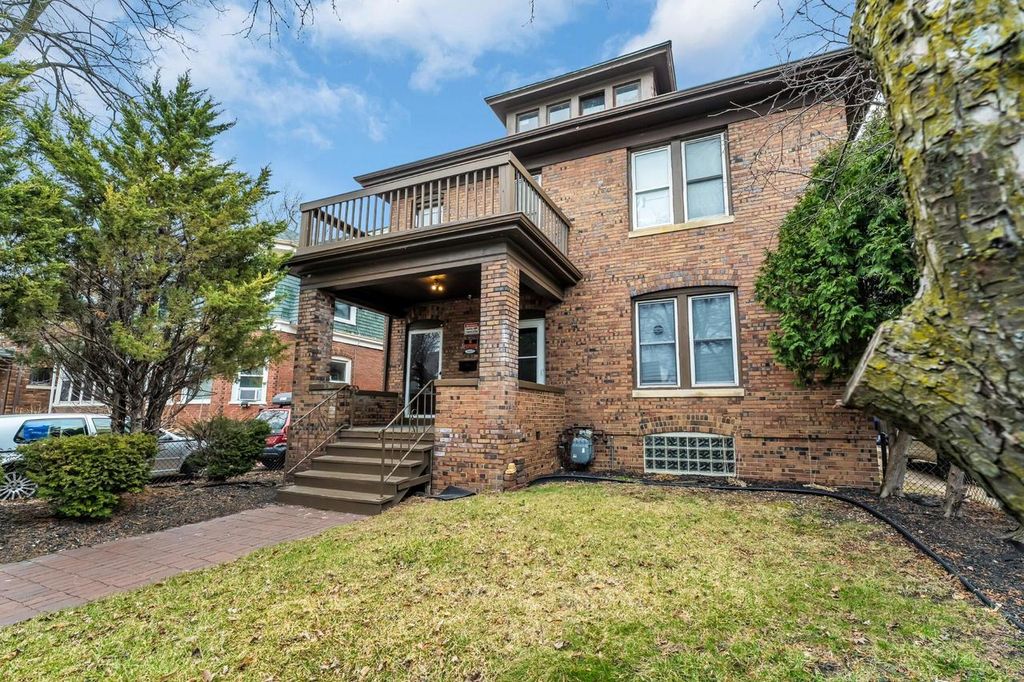 6027 18th AVENUE, Kenosha, WI 53143