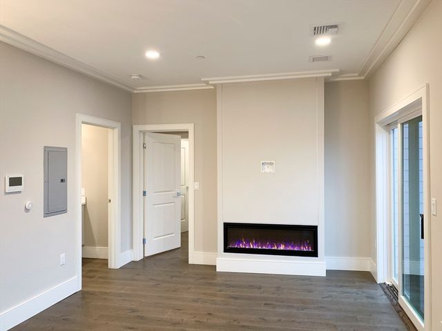 214 Market St 503, Boston, MA 02135