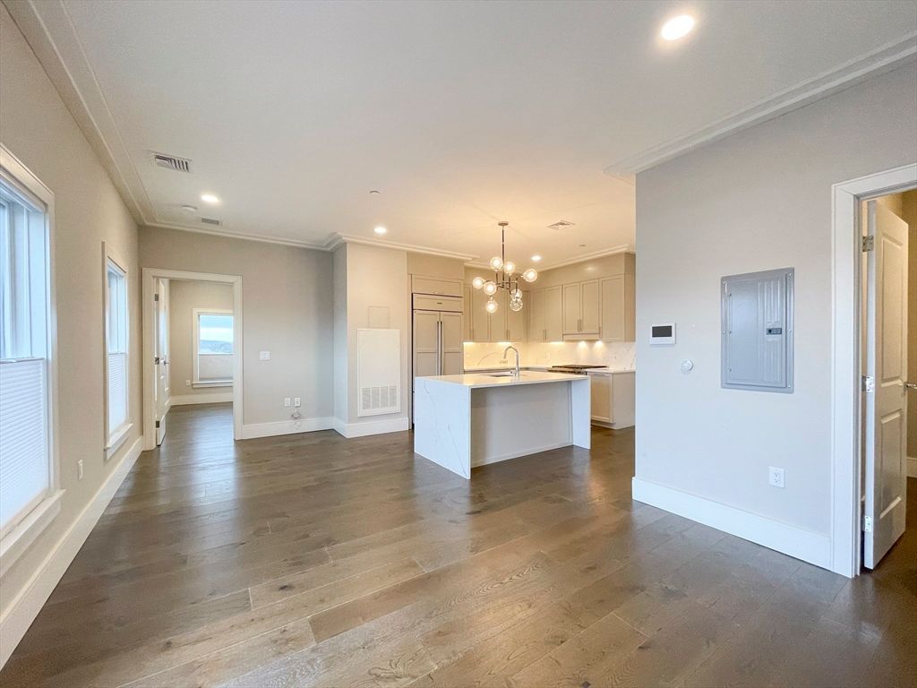 214 Market St 503, Boston, MA 02135