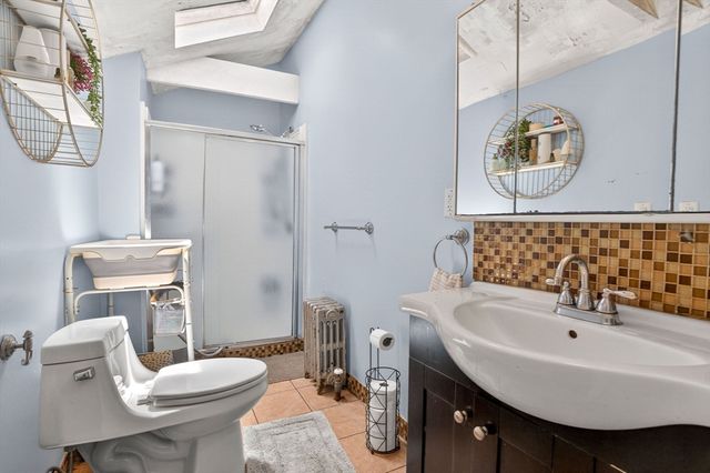 40 Lake St, Weymouth, MA 02189