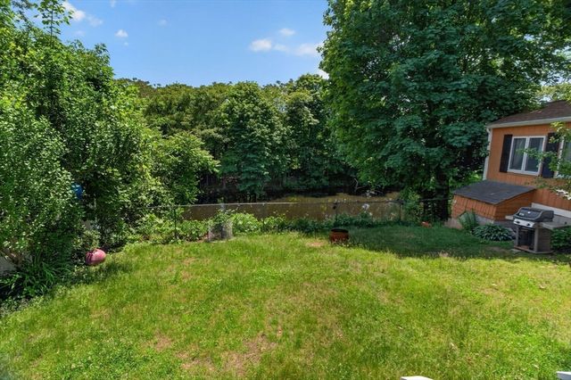 40 Lake St, Weymouth, MA 02189