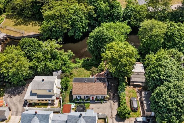 40 Lake St, Weymouth, MA 02189