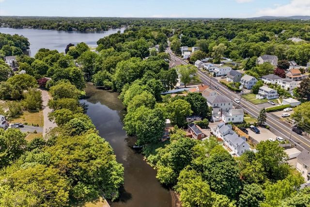 40 Lake St, Weymouth, MA 02189