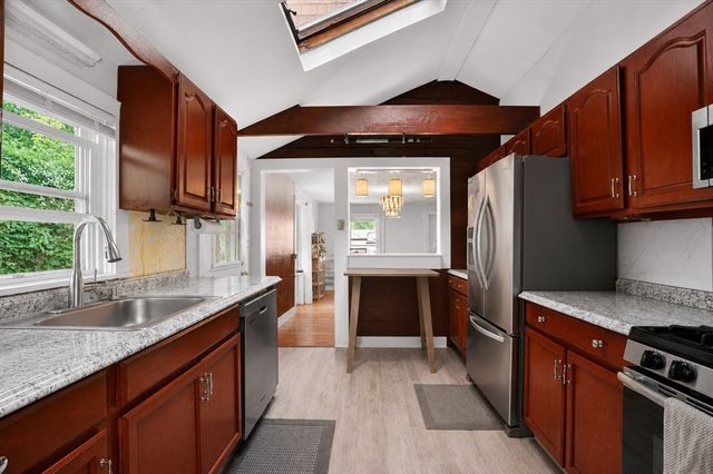 40 Lake St, Weymouth, MA 02189