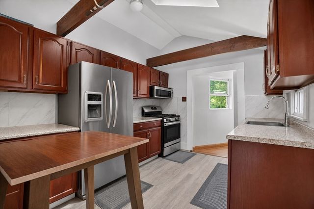 40 Lake St, Weymouth, MA 02189
