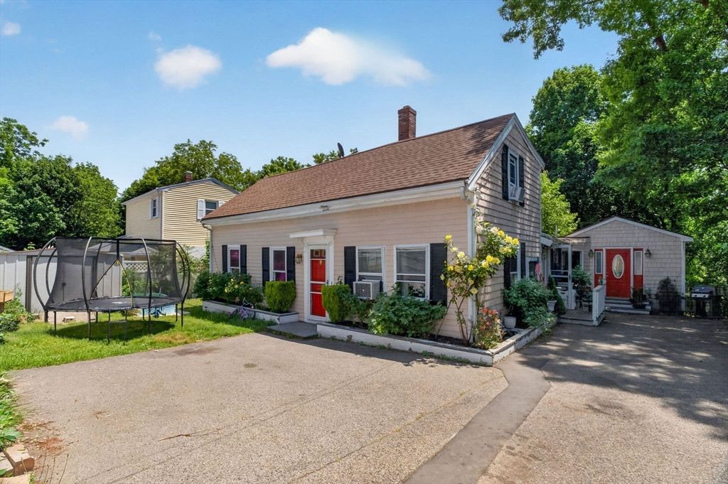 40 Lake St, Weymouth, MA 02189