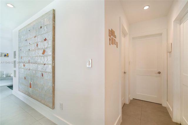 861 Harbor Dr, Key Biscayne, FL 33149