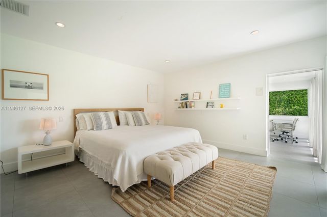 861 Harbor Dr, Key Biscayne, FL 33149