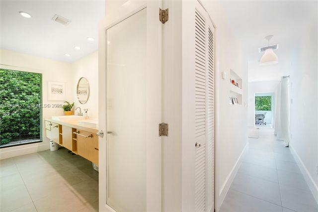 861 Harbor Dr, Key Biscayne, FL 33149