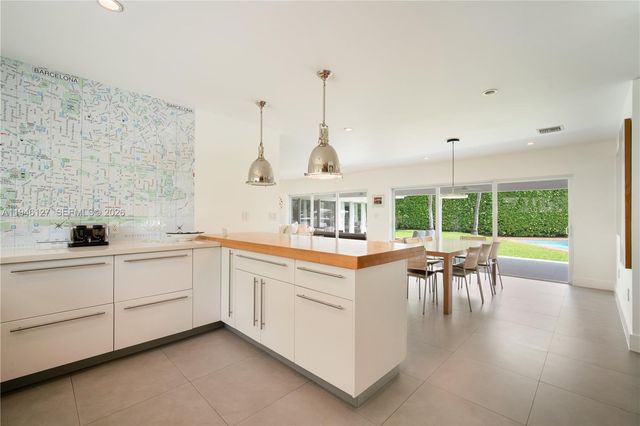 861 Harbor Dr, Key Biscayne, FL 33149