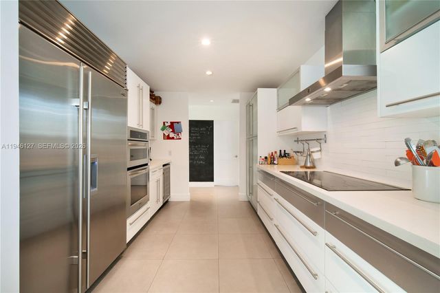 861 Harbor Dr, Key Biscayne, FL 33149