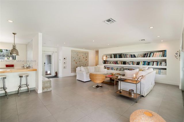 861 Harbor Dr, Key Biscayne, FL 33149