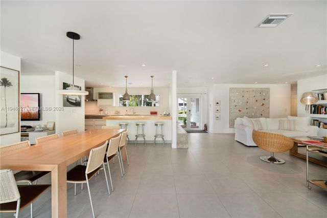 861 Harbor Dr, Key Biscayne, FL 33149