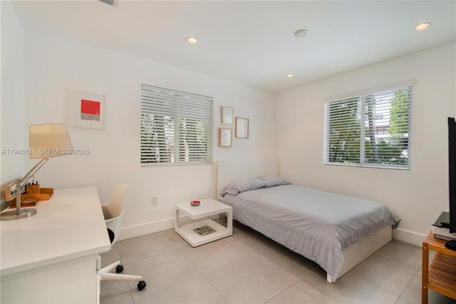 861 Harbor Dr, Key Biscayne, FL 33149