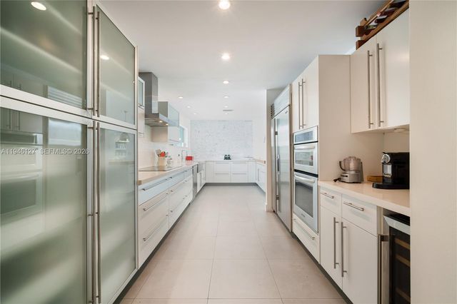 861 Harbor Dr, Key Biscayne, FL 33149