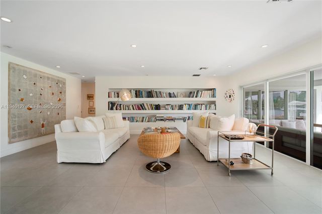 861 Harbor Dr, Key Biscayne, FL 33149