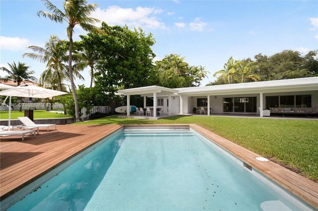 861 Harbor Dr, Key Biscayne, FL 33149