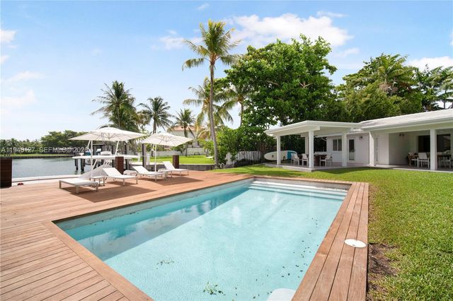 861 Harbor Dr, Key Biscayne, FL 33149